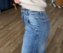 Load image into Gallery viewer, Henna Jeans
