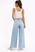 Load image into Gallery viewer, Tyra Jeans
