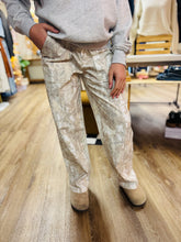 Load image into Gallery viewer, Camo Pants
