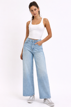 Load image into Gallery viewer, Tyra Jeans
